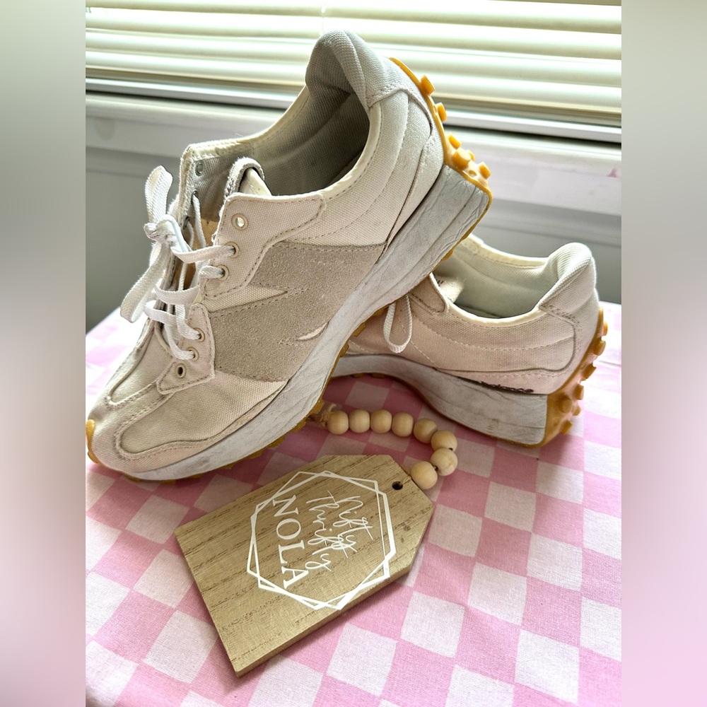 new balance 327 women’s size 8.5